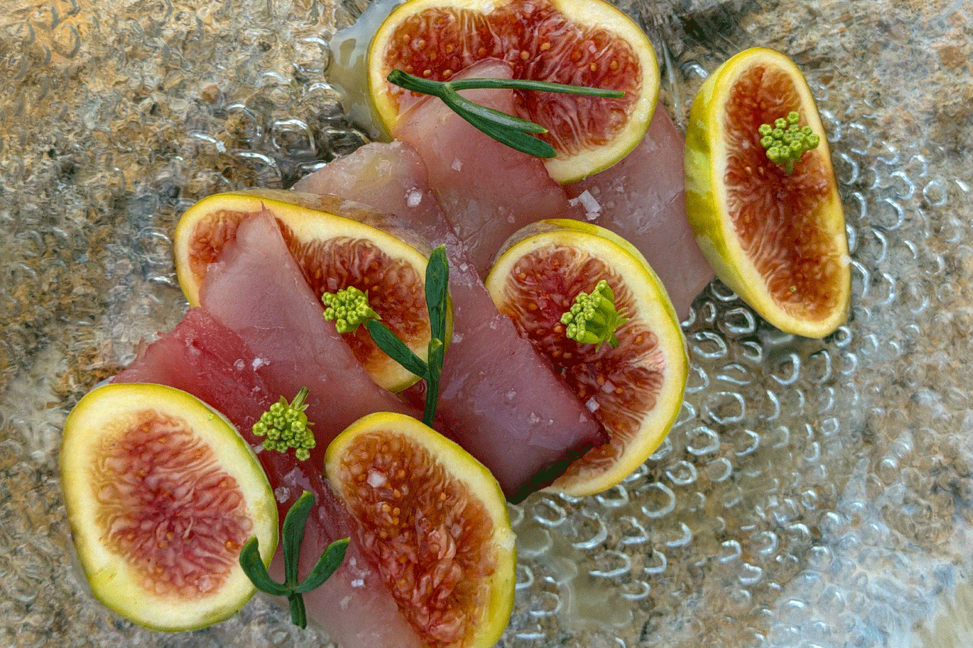 Thon blanc, figues fraîches, criste marine & huile de feuille de figuier